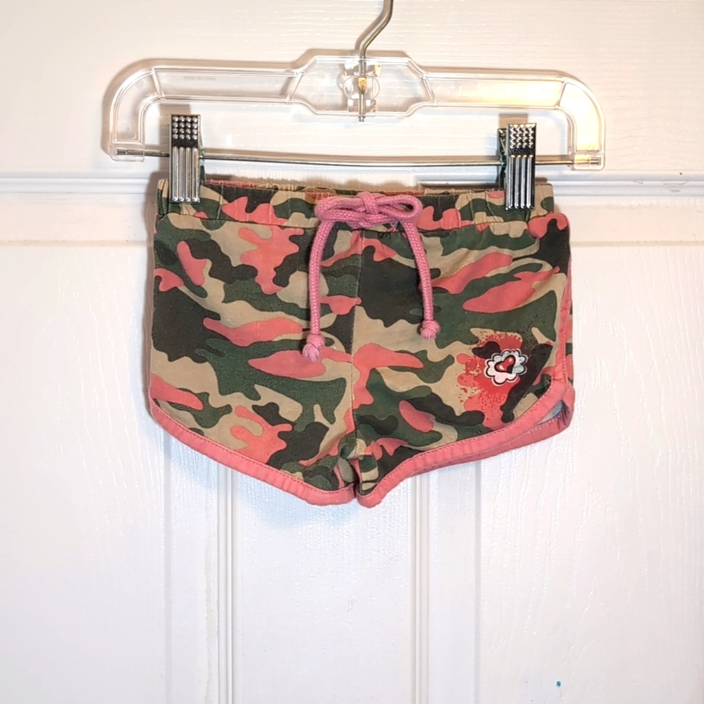 Wild Mango NWOT 100% Cotton pink and green camo shorts size 3T